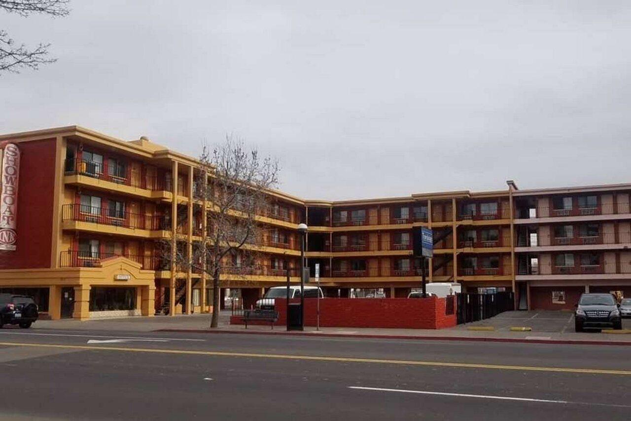 Howard Johnson By Wyndham Downtown Reno Ngoại thất bức ảnh